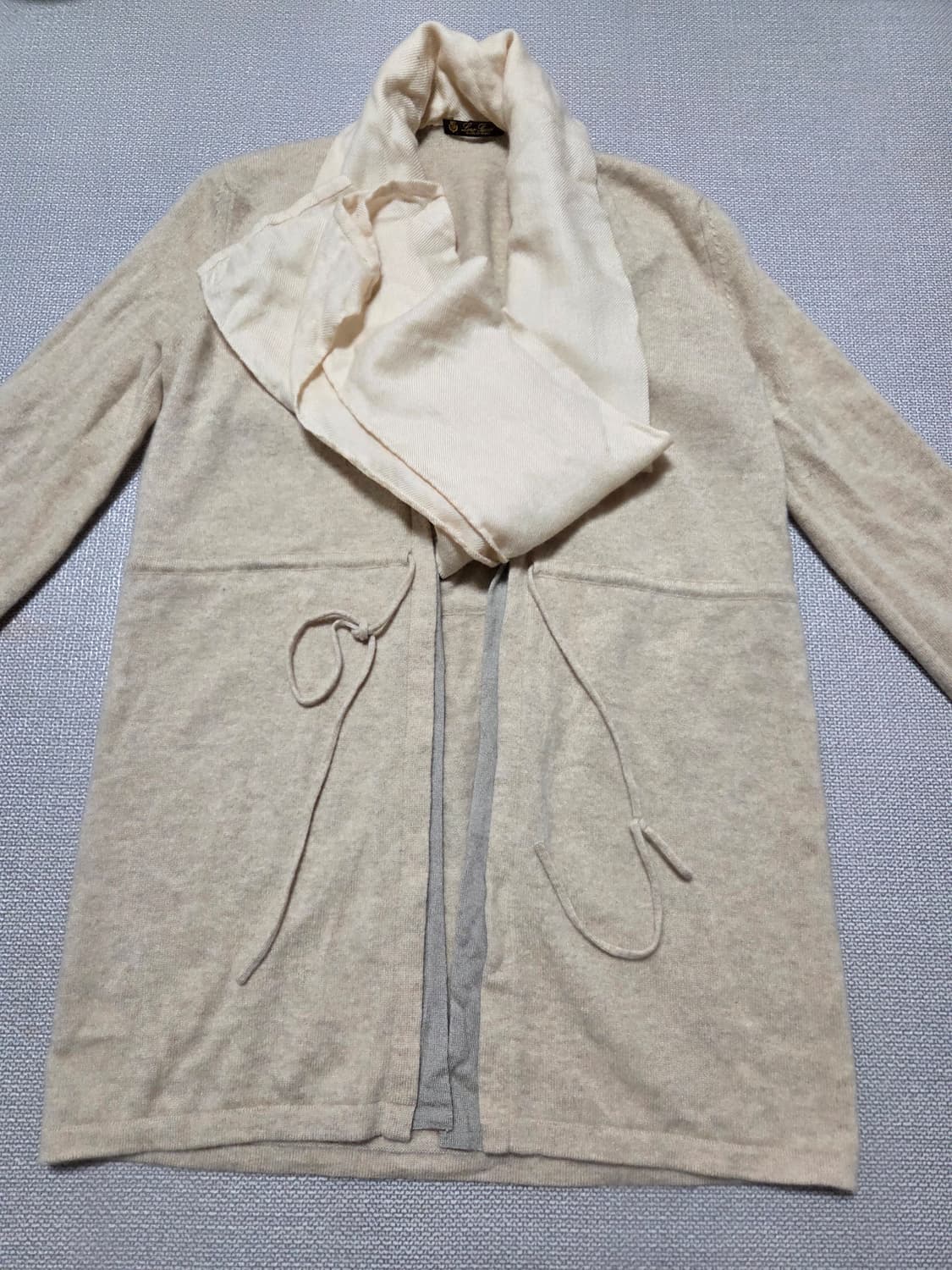 로로피아나 가디건 팝니다 상품이미지3