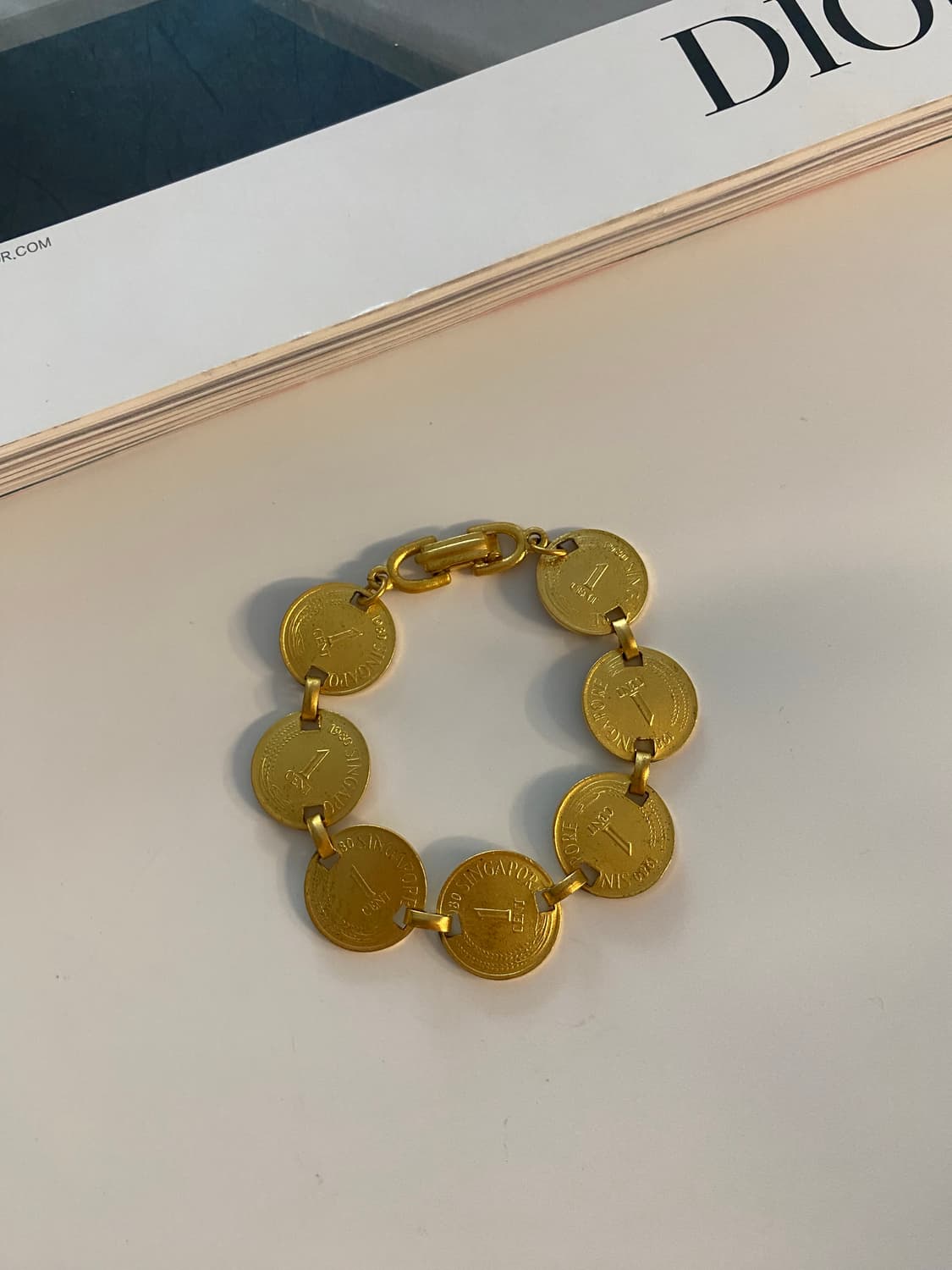 싱가폴 코인 팔찌 빈티지 골드 y2k 상품이미지1