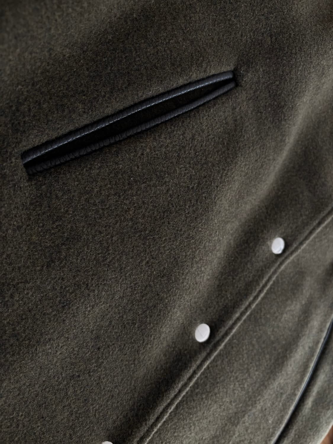 알렉산더왕 소가죽 배색 롱 바시티 자켓 2사이즈 상품이미지3