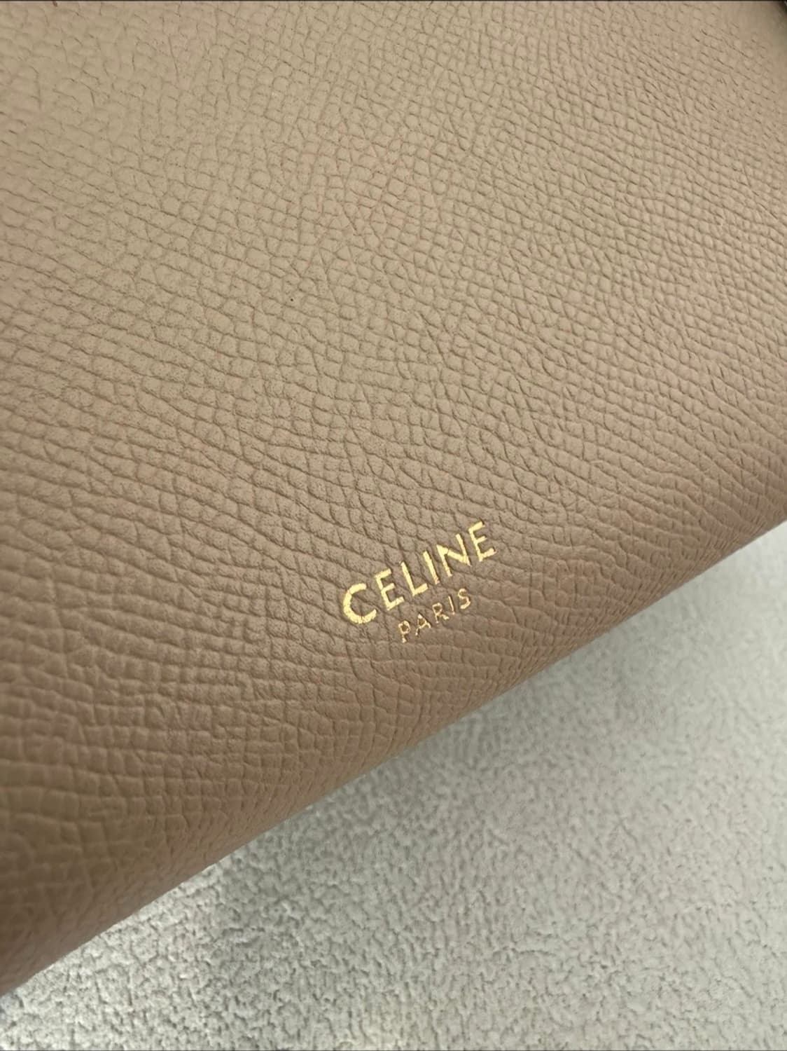 셀린느 벨트백 나노 라이트토프 상품이미지8