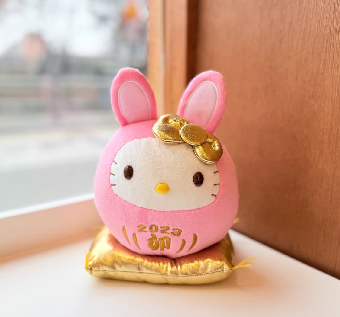 일본 야쿠르트x 산리오 콜라보 우사기 헬로키티 다루마 봉제 인형 상품이미지1