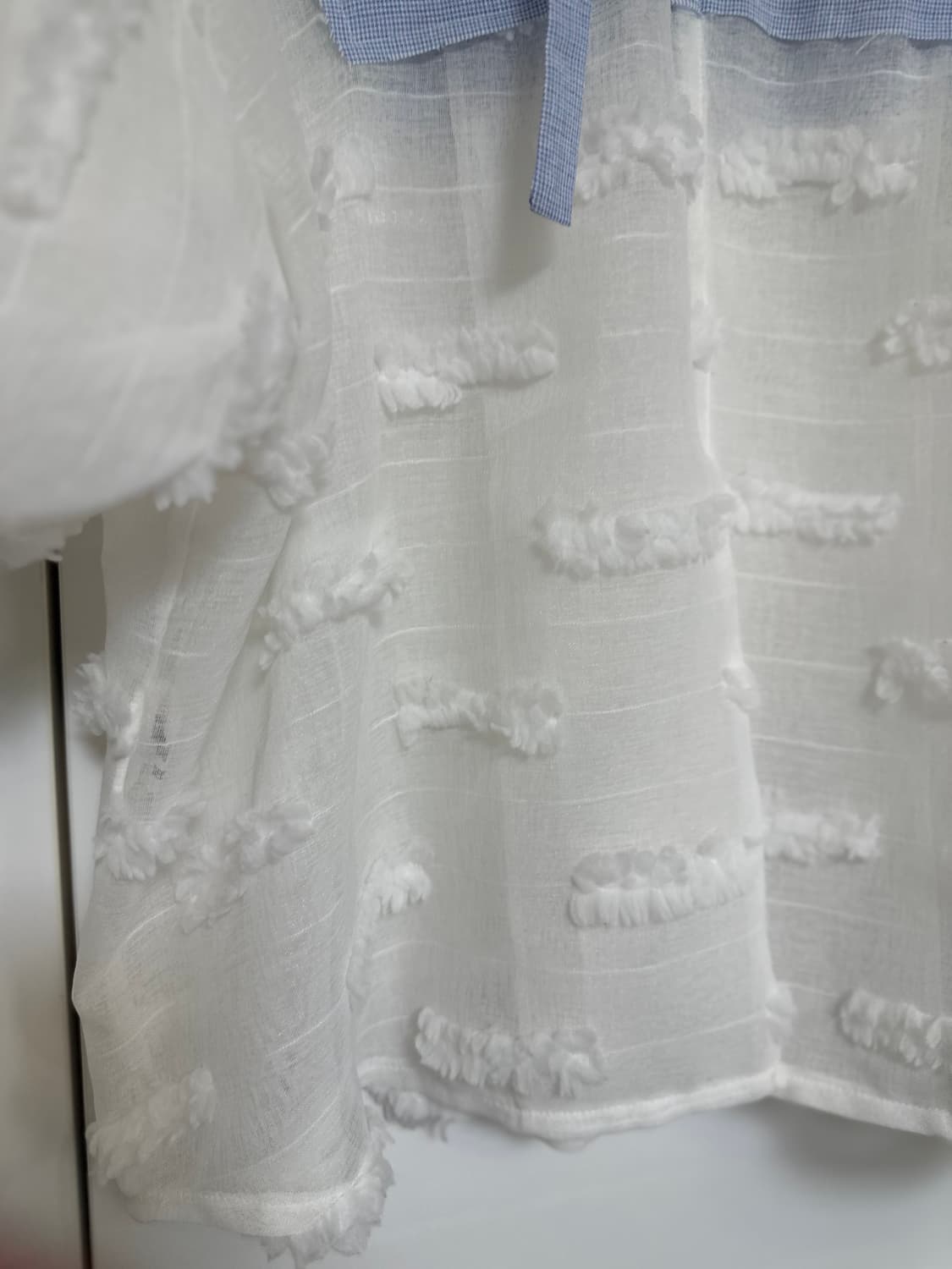 배색 카라 블라우스 펀칭 화이트 상품이미지7