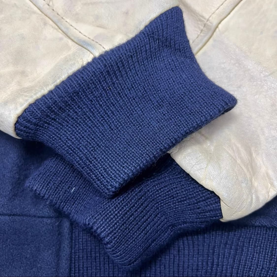 일본 빈티지 헤비 멜톤 울 × 리얼 레더 소매 바시티 자켓 상품이미지7