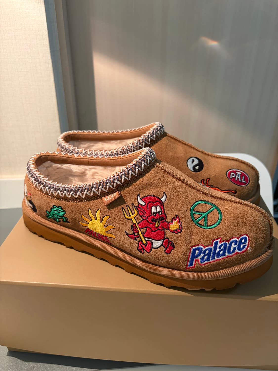 어그 x 팔라스 타스만 체스트넛 US8사이즈(260) 판매합니다. 상품이미지2