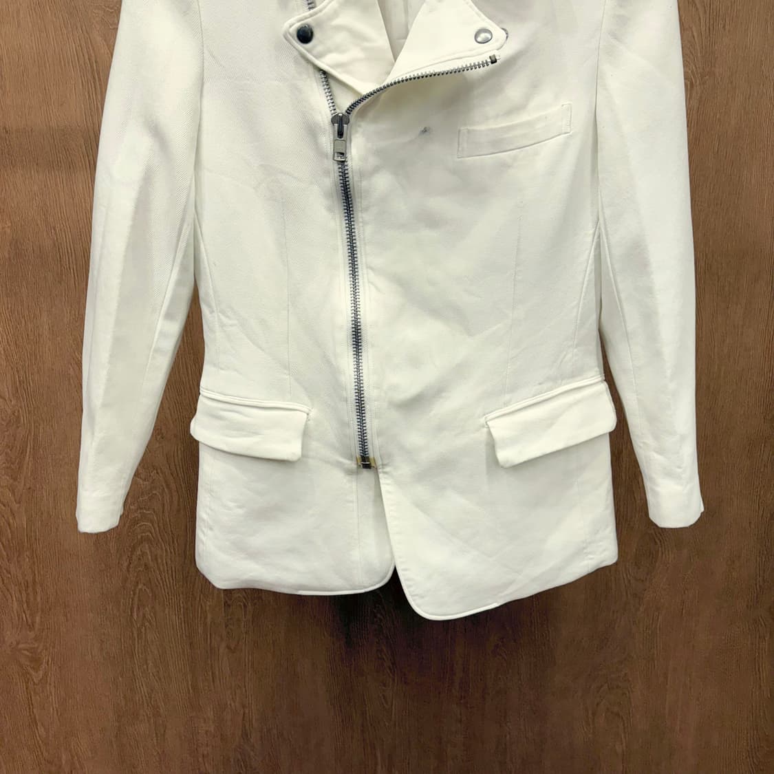 꼼데가르송 옴므 플러스 라이더 자켓 사선 지퍼 숄더 에폴렛 디테일 화이트 상품이미지5