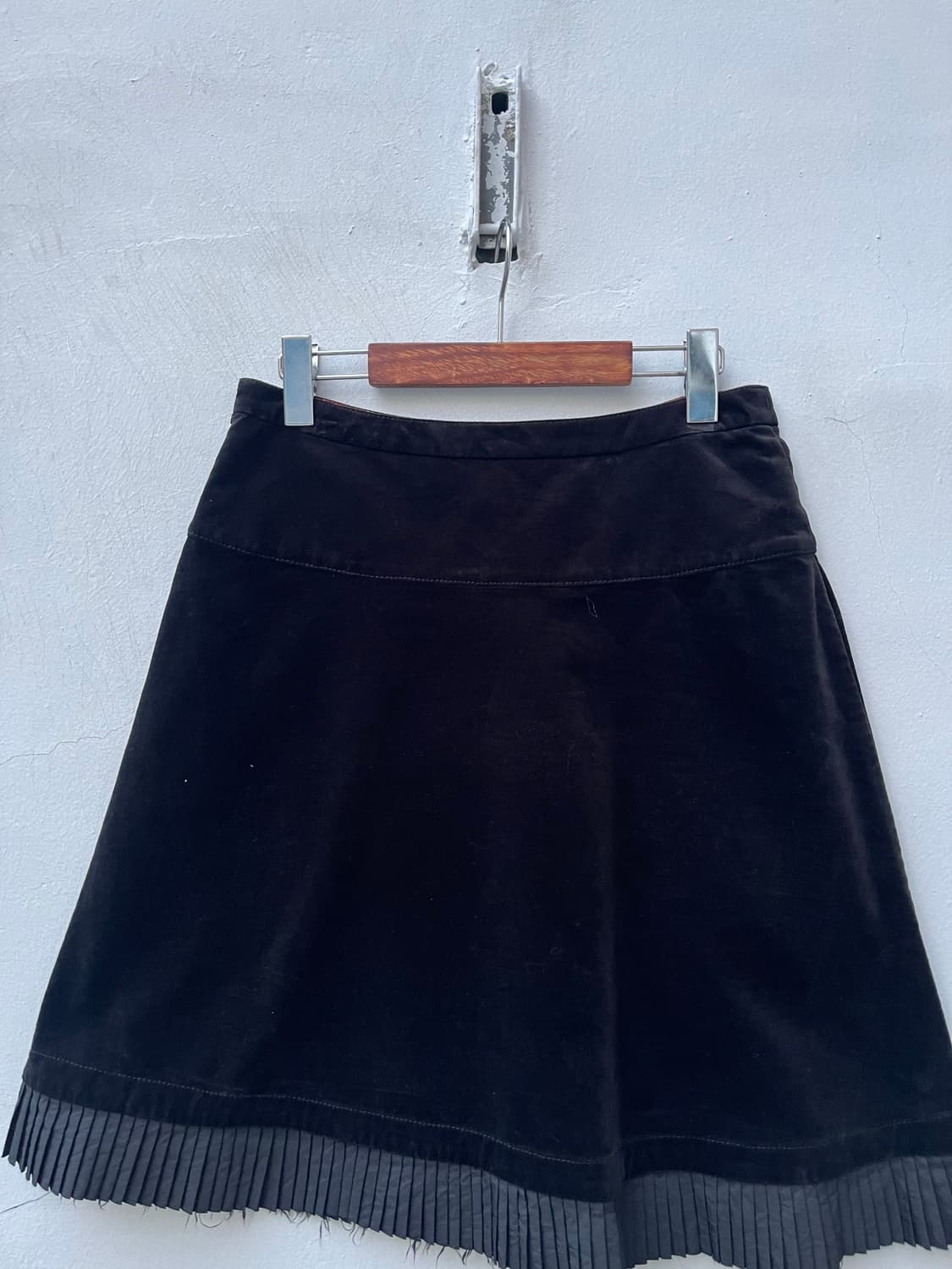 DKNY 벨벳 플리츠 미디 스커트  상품이미지6