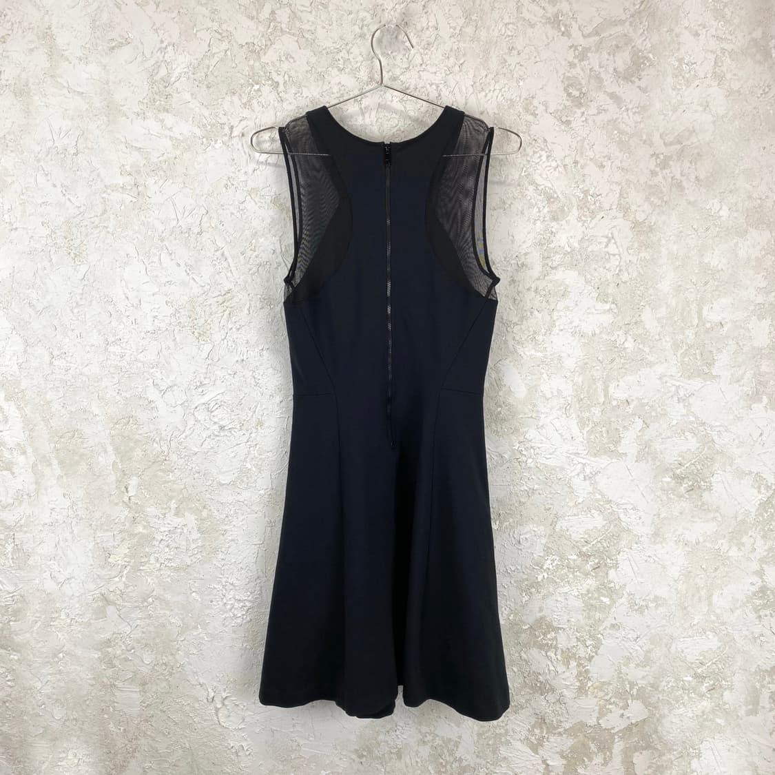 DKNY 메쉬 블렌드 슬리브리스 원피스 드레스 상품이미지3
