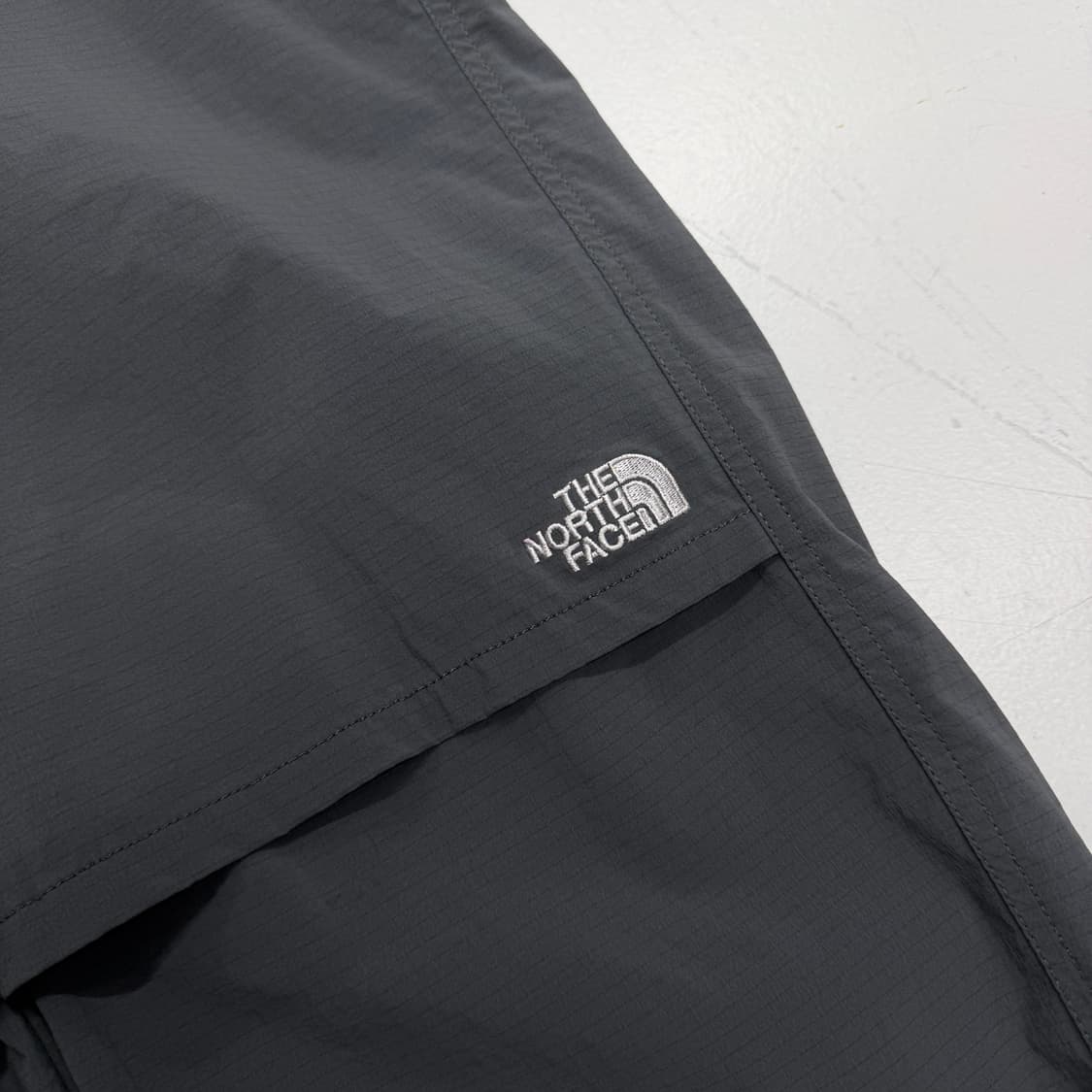 노스페이스 고프코어 쉘 바람막이 트랙팬츠 상품이미지4
