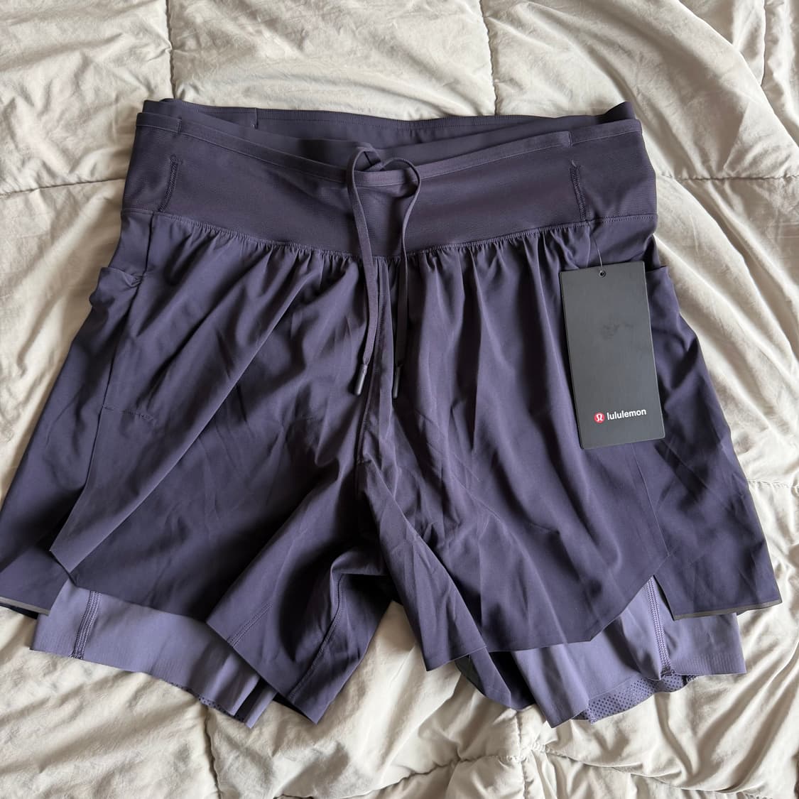 룰루레몬 패스트 앤 프리 멀티 포켓 러닝 쇼츠 m 새상품 판매합니다. 상품이미지1