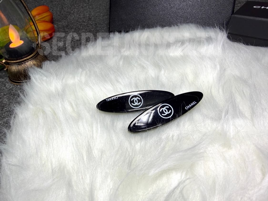 샤넬 블랙 심플 헤어클립 <1ps> 상품이미지4