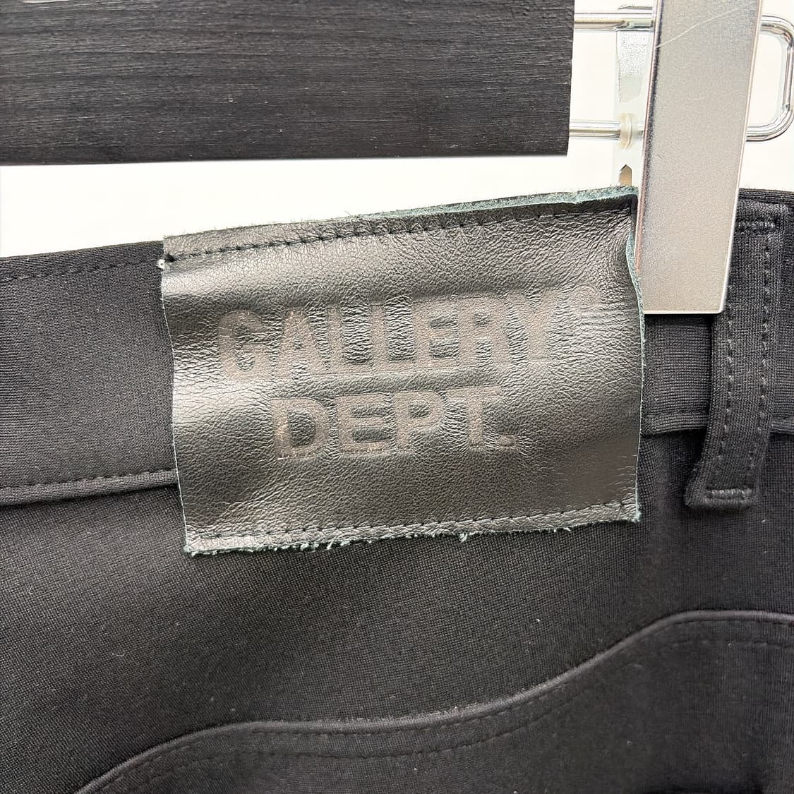 (정품/새상품) 갤러리 디파트먼트 남성 블랙 로간 플레어 팬츠 상품이미지4