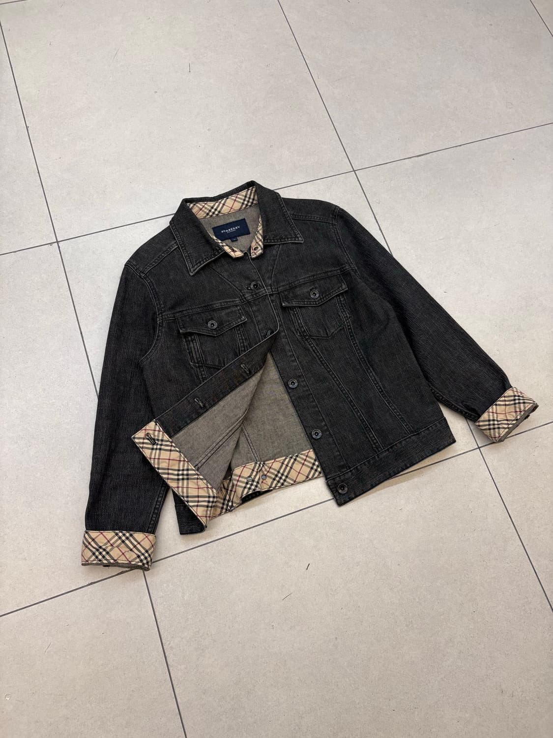 버버리 런던 흑청 데님 자켓 상품이미지3
