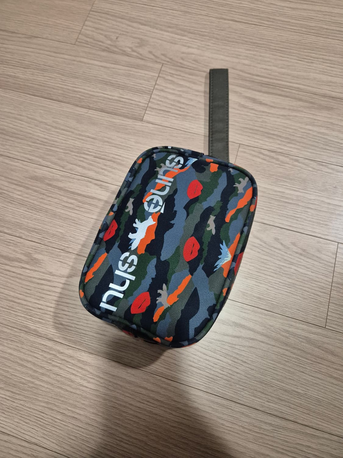 슈에무라 메종키츠네 콜라보 화장품 파우치 상품이미지3