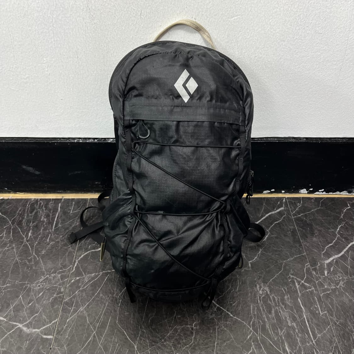 블랙 다이아몬드 매그넘 16 백팩 블랙 상품이미지1