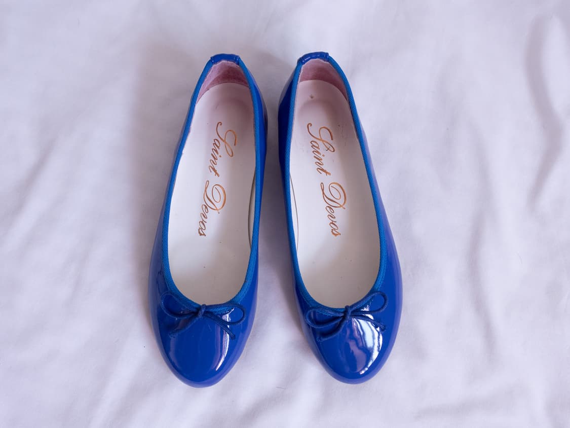Glossy blue flat shoes 상품이미지1