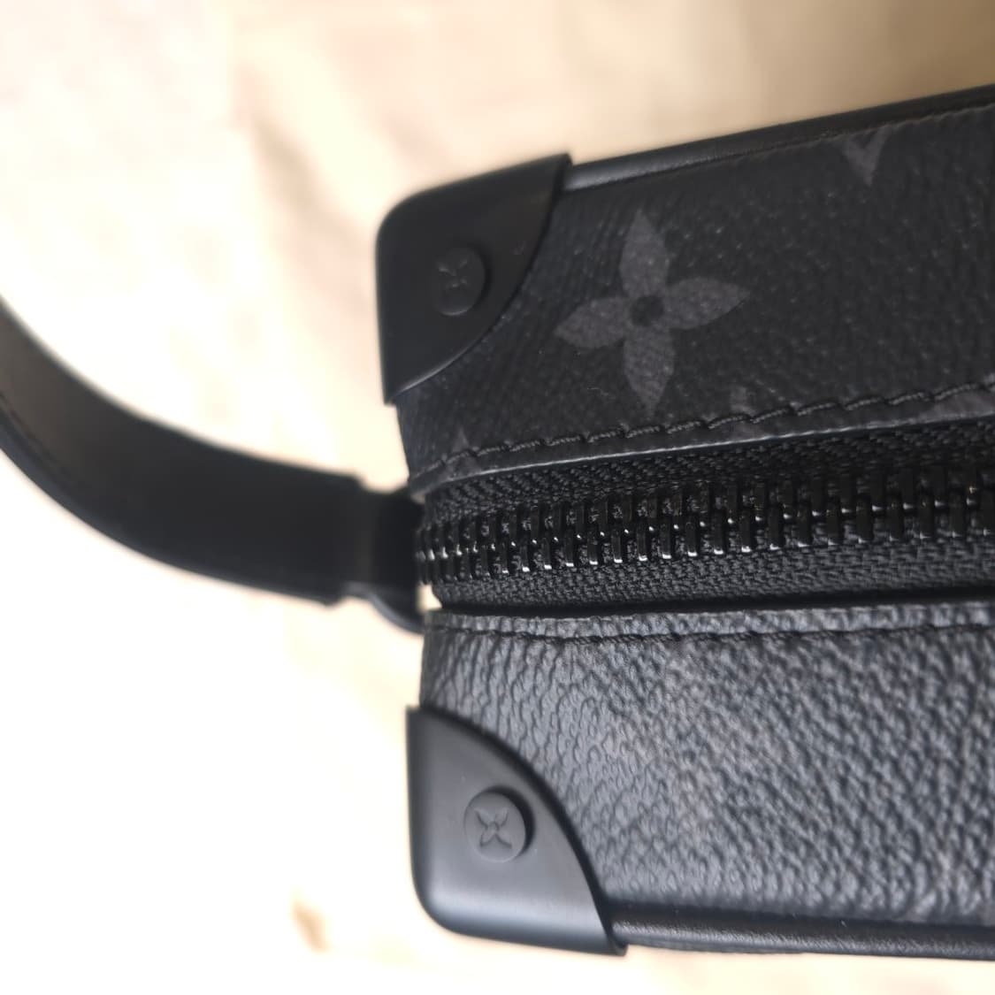 [중고/정품] 루이비통 미니 소프트 트렁크 모노그램 이클립스 상품이미지5