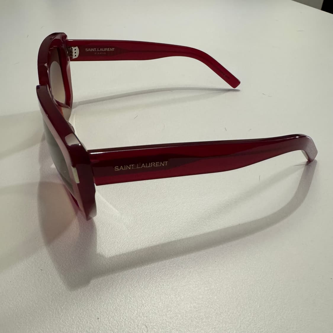 생로랑 레드 선글라스 상품이미지2