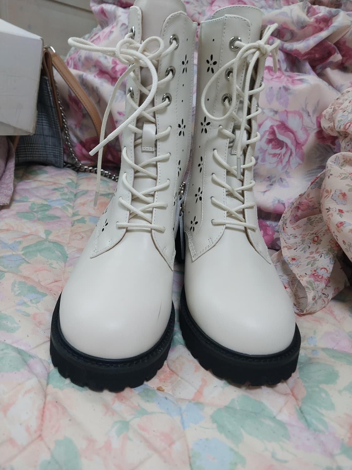 써스데이아일랜드 레이스업 부츠235 새상품급 상품이미지2