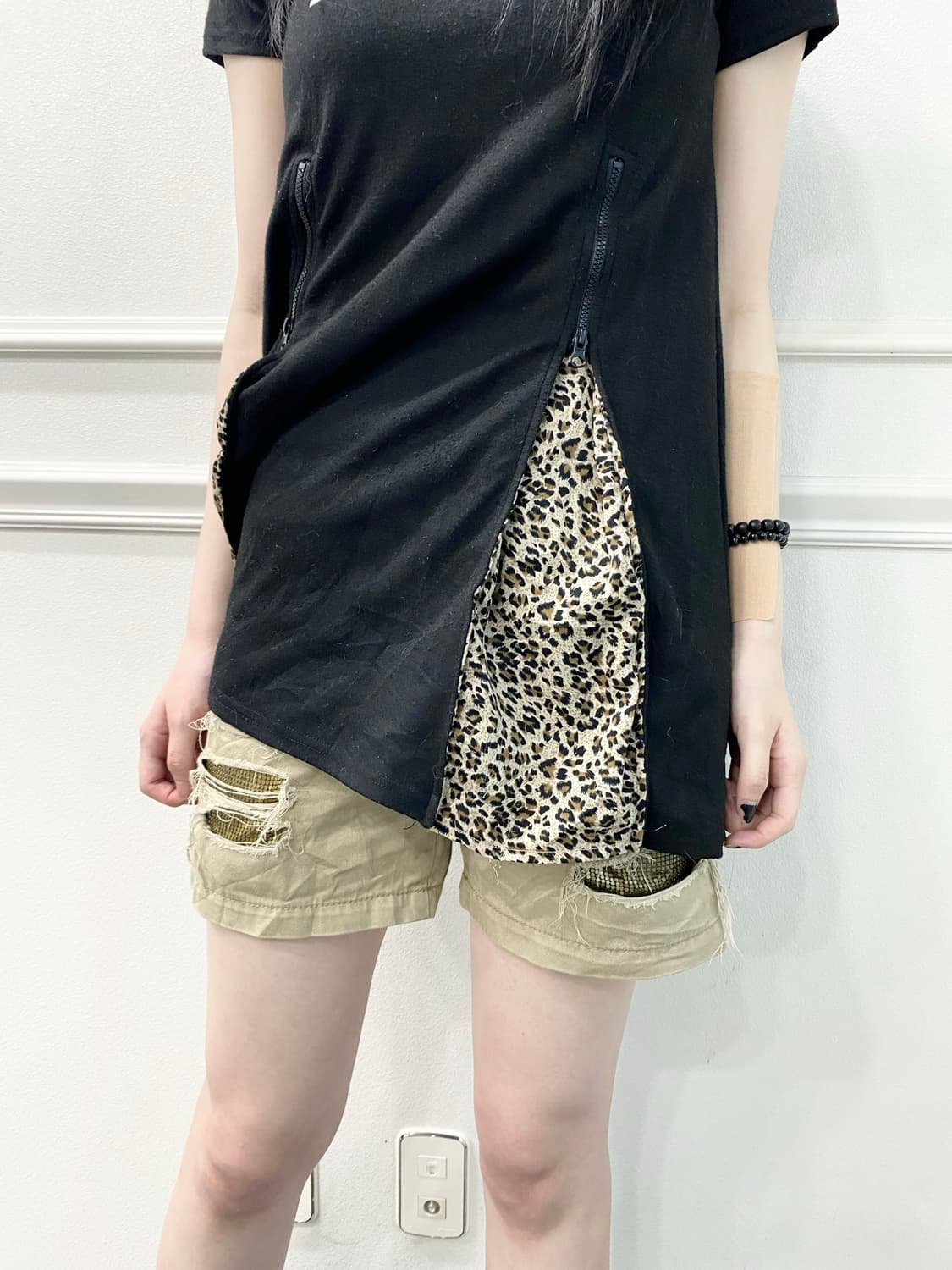 Y2K Zipper Detail leopard Tee 상품이미지7