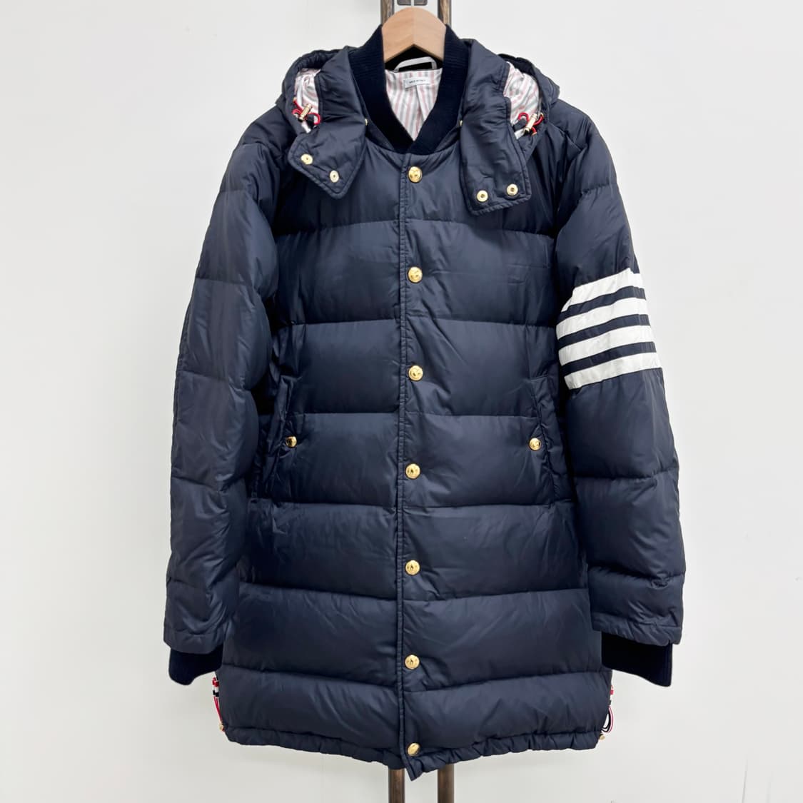 [2]톰브라운 사선완장 금장 롱 패딩 상품이미지1