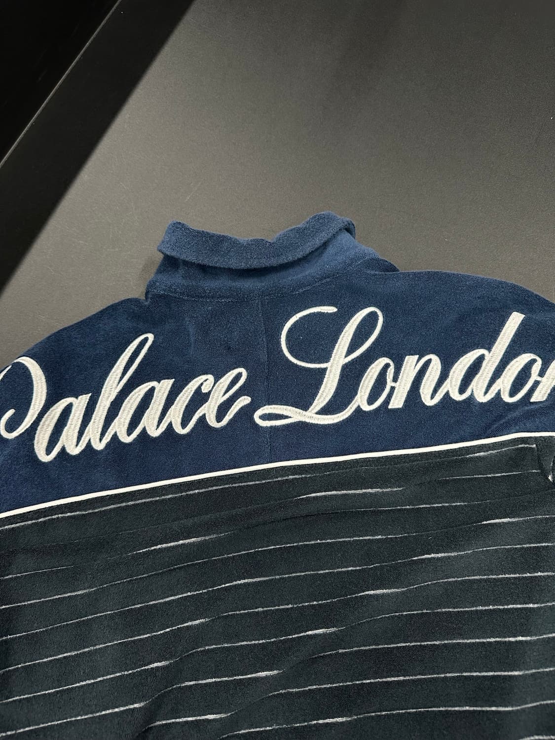 네이비 팔라스 런던 로고 집업 상품이미지4