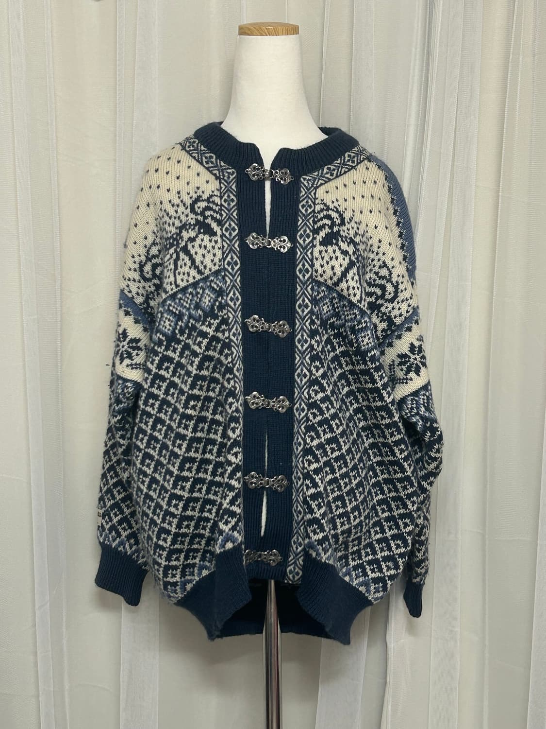 데일오브노르웨이 노르딕 버클 가디건 상품이미지1