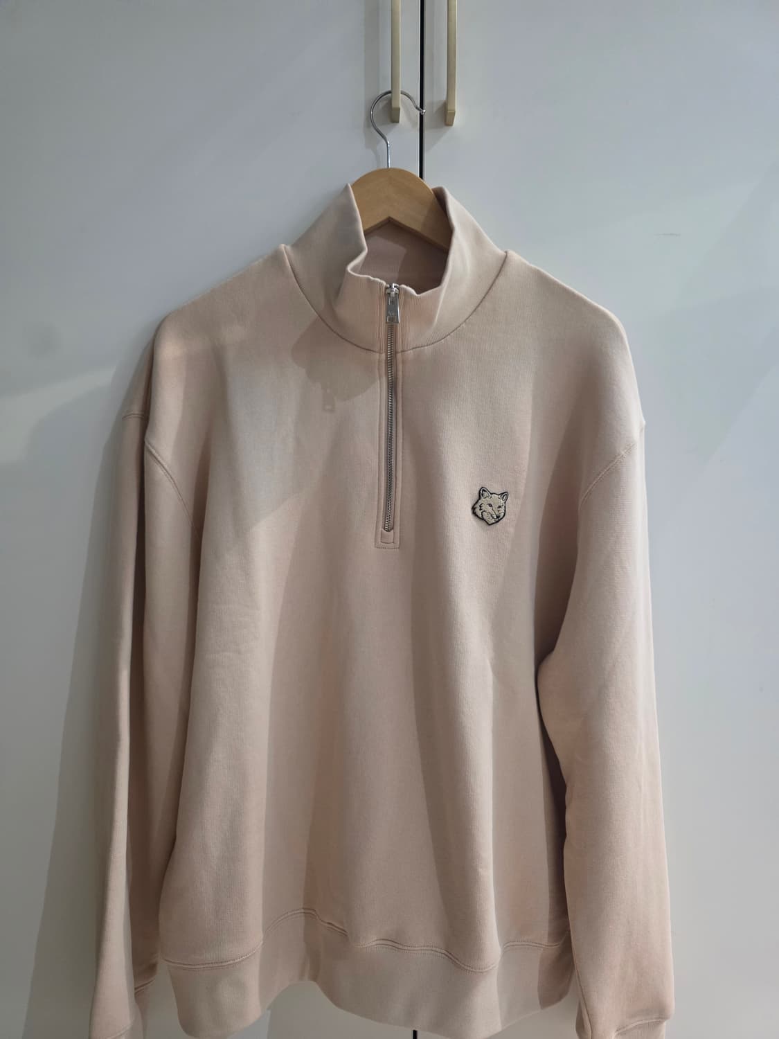 메종키츠네 볼드 폭스헤드 하프 집 스웨트셔츠 스모크 [XL] 상품이미지1