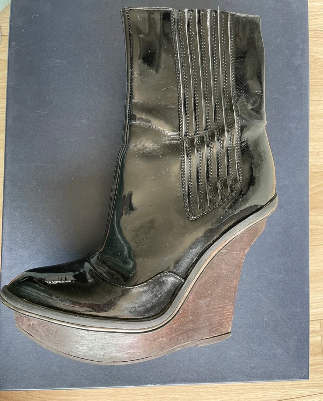 스텔라맥카트니 블랙 에나멜 웨지힐 상품이미지2