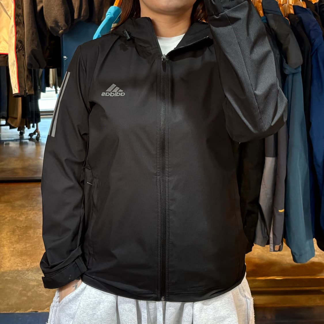 아디다스 블랙 바람막이 상품이미지1