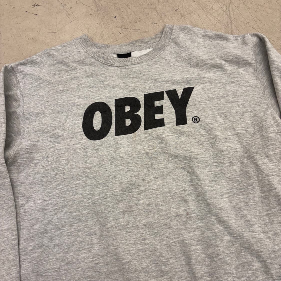 오베이 빅로고 그레이 맨투맨 상품이미지2