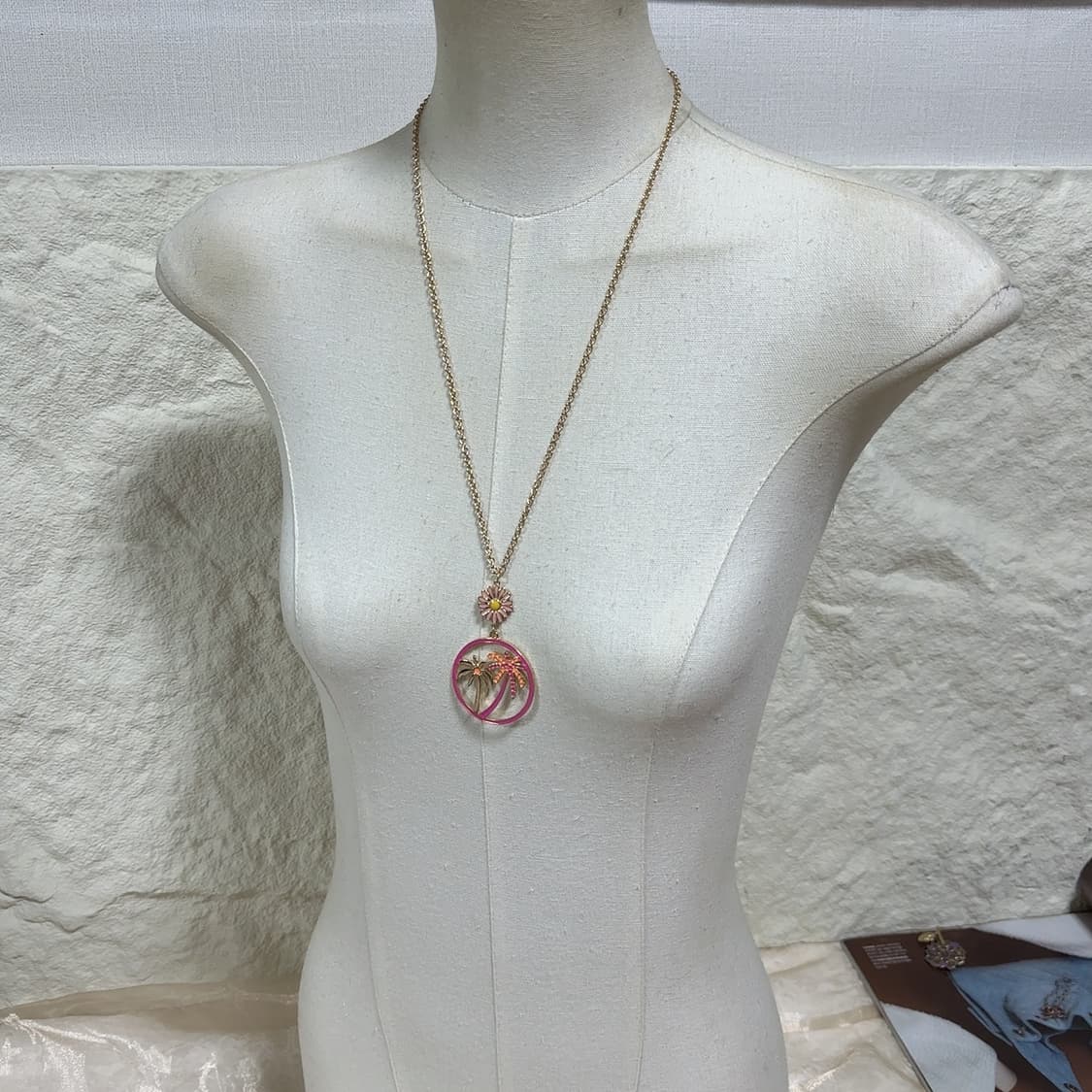 빈티지 에나멜 플라워 코코넛 나무 목걸이 상품이미지1