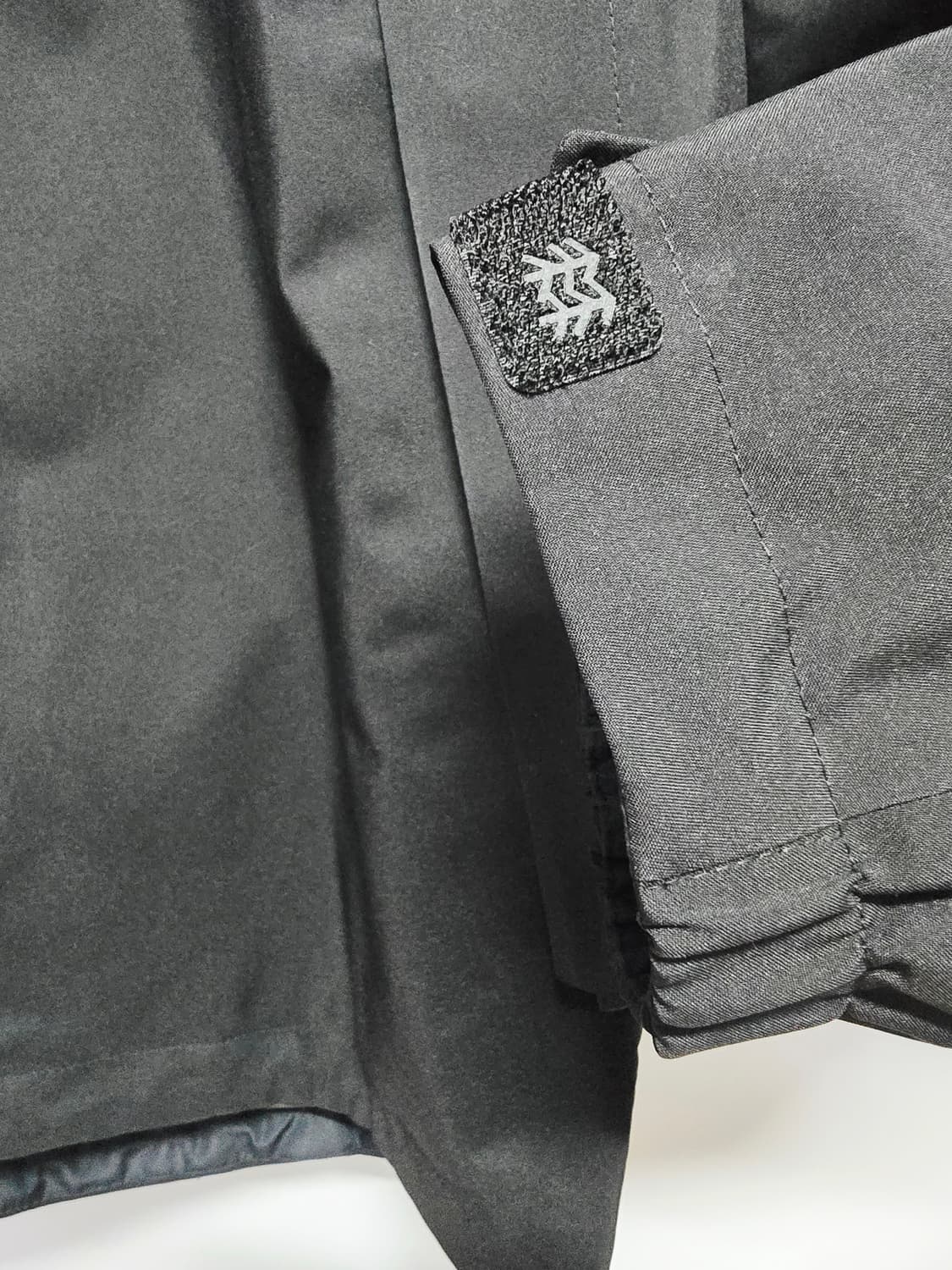 코오롱스포츠 남성 블랙 고어텍스 바람막이 자켓 상품이미지3