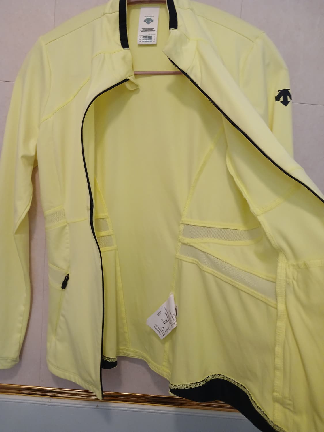 데상트 정품 여성 집업 85 사이즈 상품이미지4