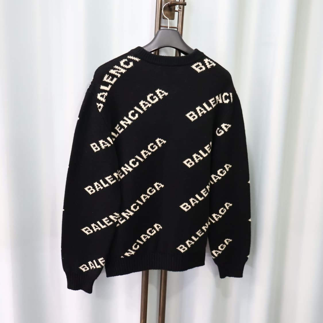 발렌시아가 멀티로고 블랙 울 니트 L/105 상품이미지6