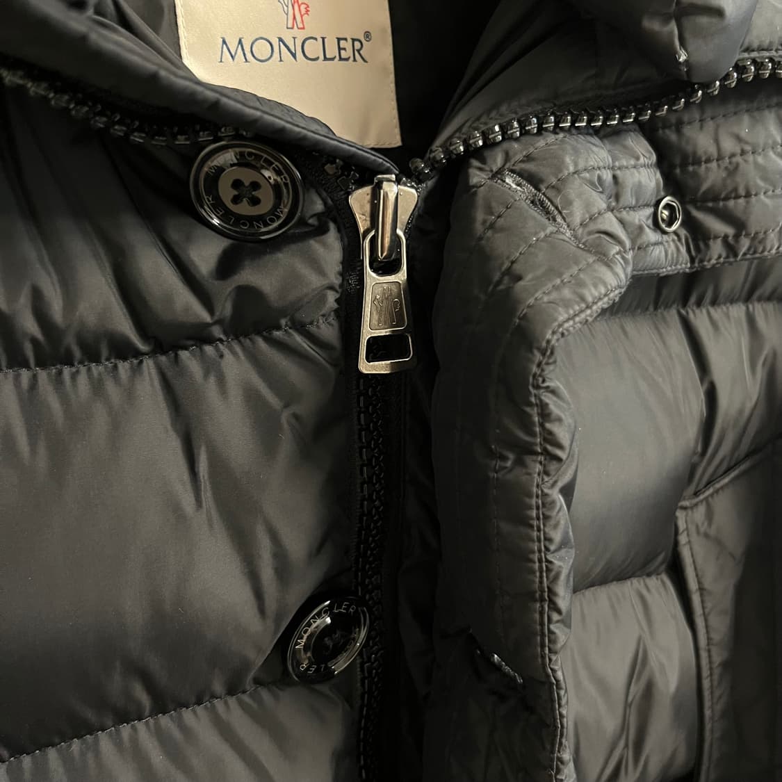 몽클레어 클루니 남성패딩 블랙 상품이미지4