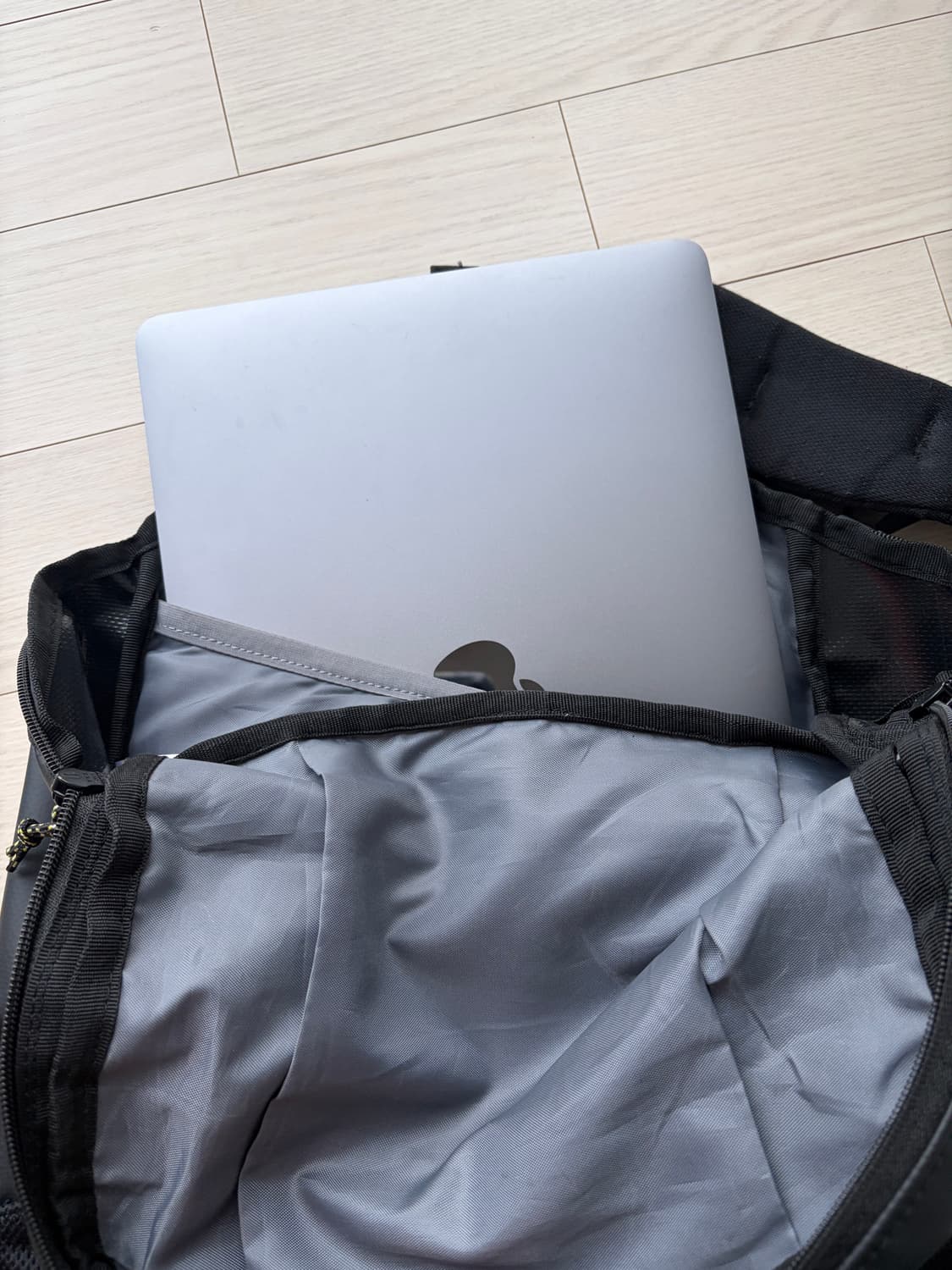 patagonia 파타고니아 블랙홀 25L 백팩 가방 상품이미지4