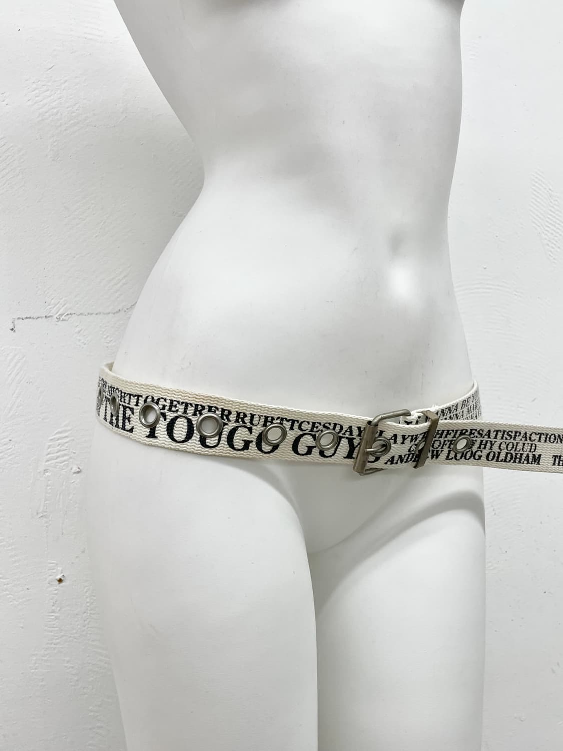 y2k 레터링 펀칭 버클 벨트 상품이미지3