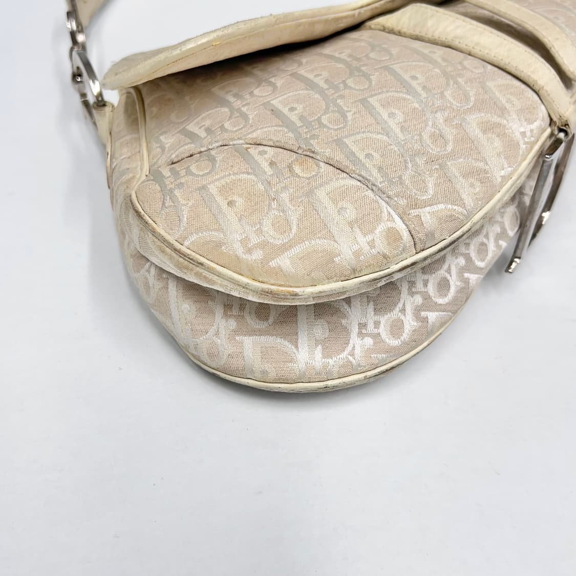 디올 오블리크 새들백 베이지 화이트 실버 상품이미지3