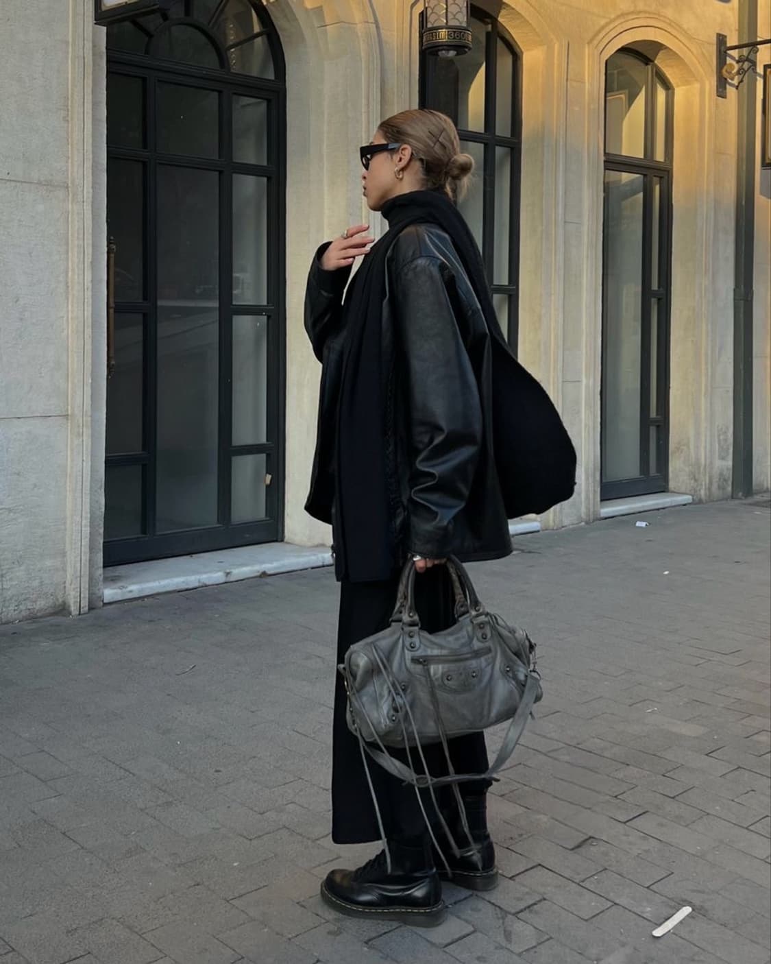 발렌시아가 모터백 미듐 시티 그레이 상품이미지3