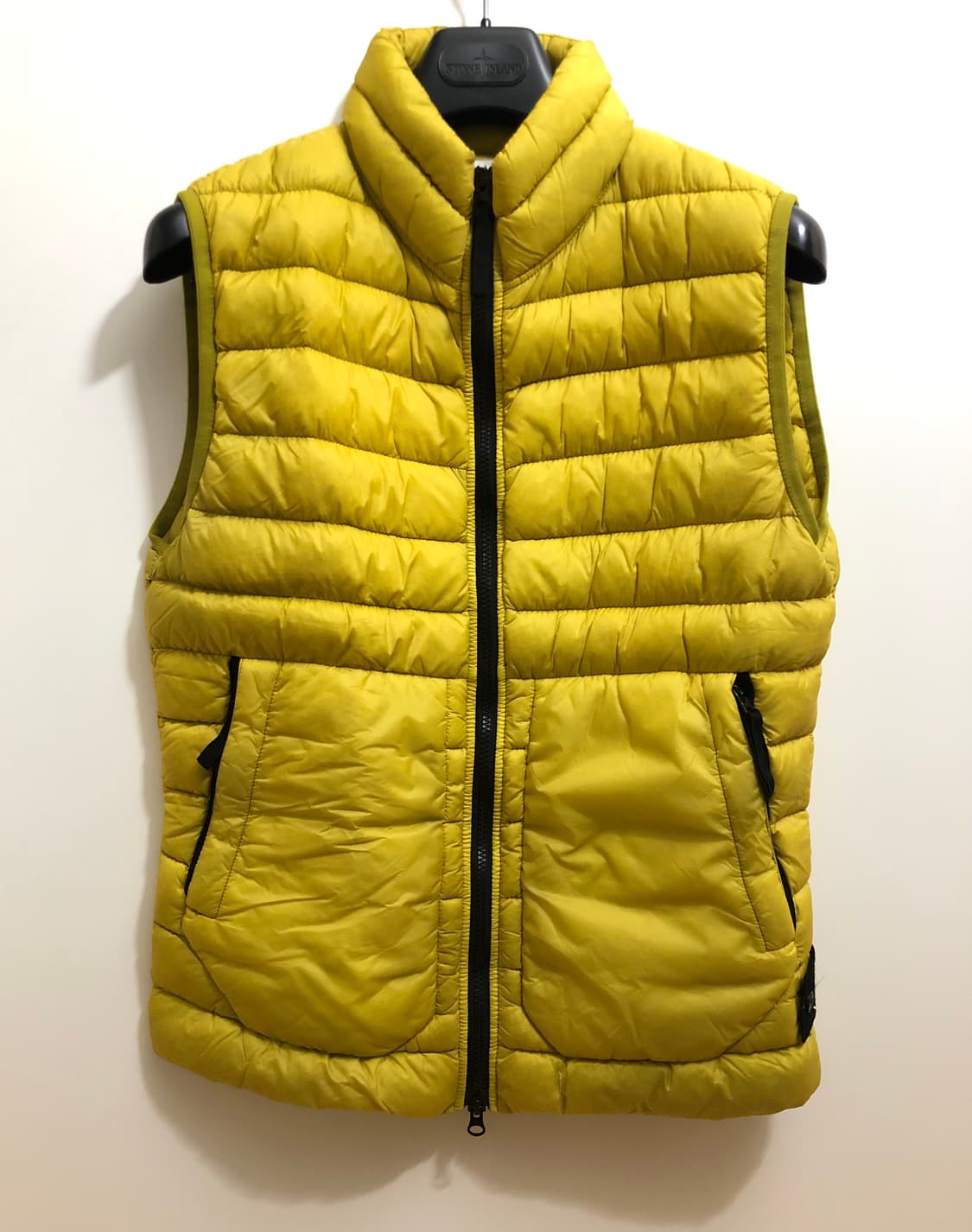 [M] 스톤아일랜드 가먼트다이드 패딩조끼 베스트 옐로우 상품이미지1