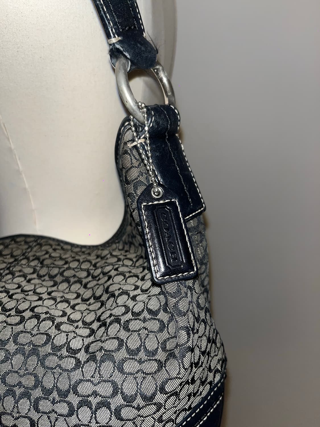 Coach Black Hobabag 상품이미지4