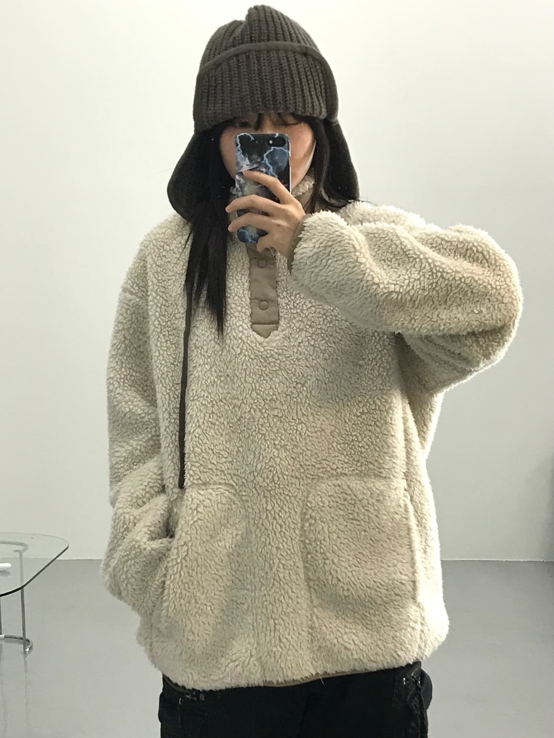 유니클로 화이트 마운티니어링 폴리스 맨투맨 상품이미지2