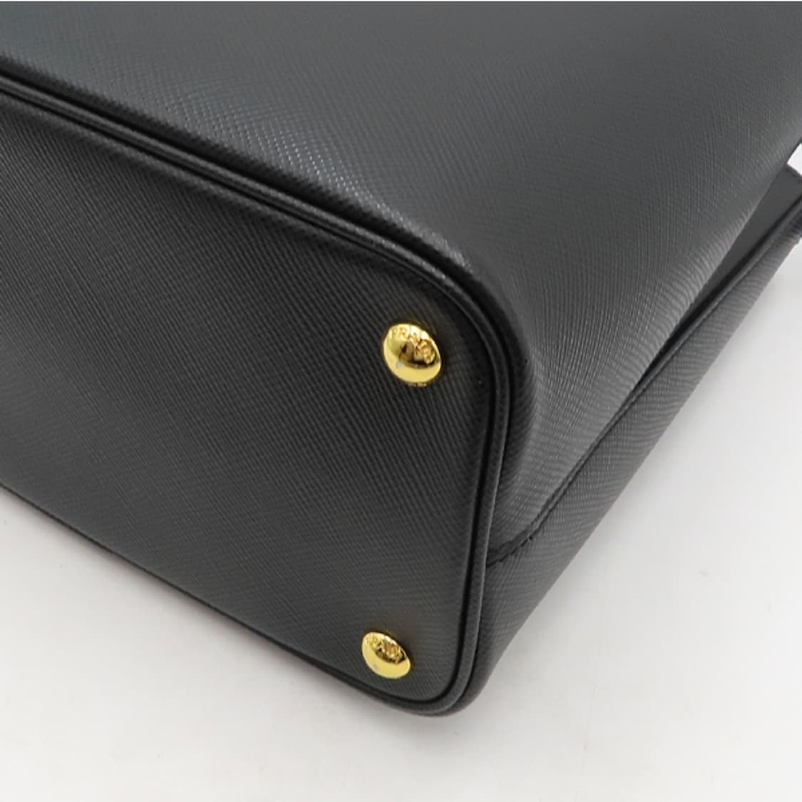 프라다 블랙 파니에 사피아노 레더 토트백 + 스트랩 상품이미지3