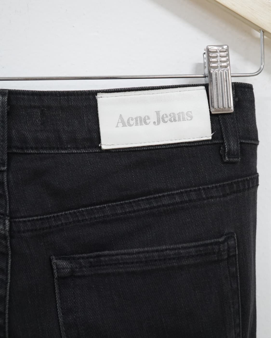 아크네 블랙진 상품이미지4