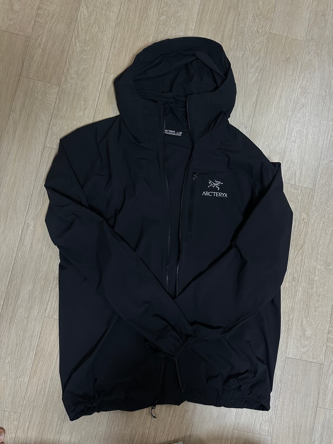 아크테릭스 스쿼미시 블랙 바람막이 상품이미지2