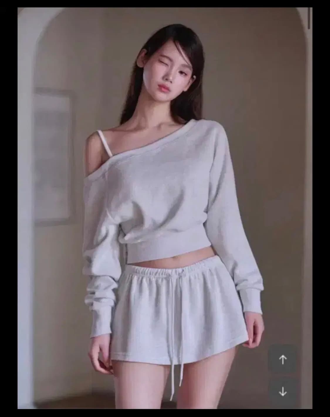 카인다미 버튼 오프숄더 맨투맨 멜란지 그레이 택O 상품이미지1