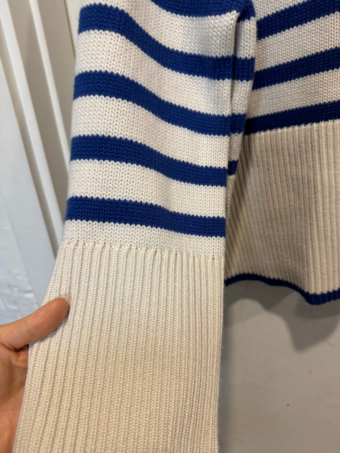 토템 시그니쳐 스트라이프 터틀넥 상품이미지7