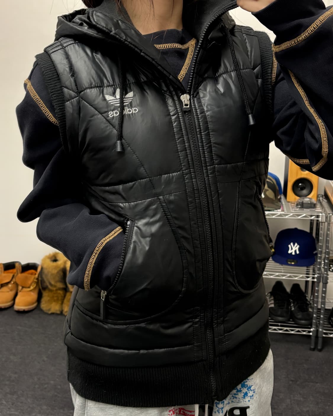 아디다스 00s 글로시 패딩 베스트 상품이미지1