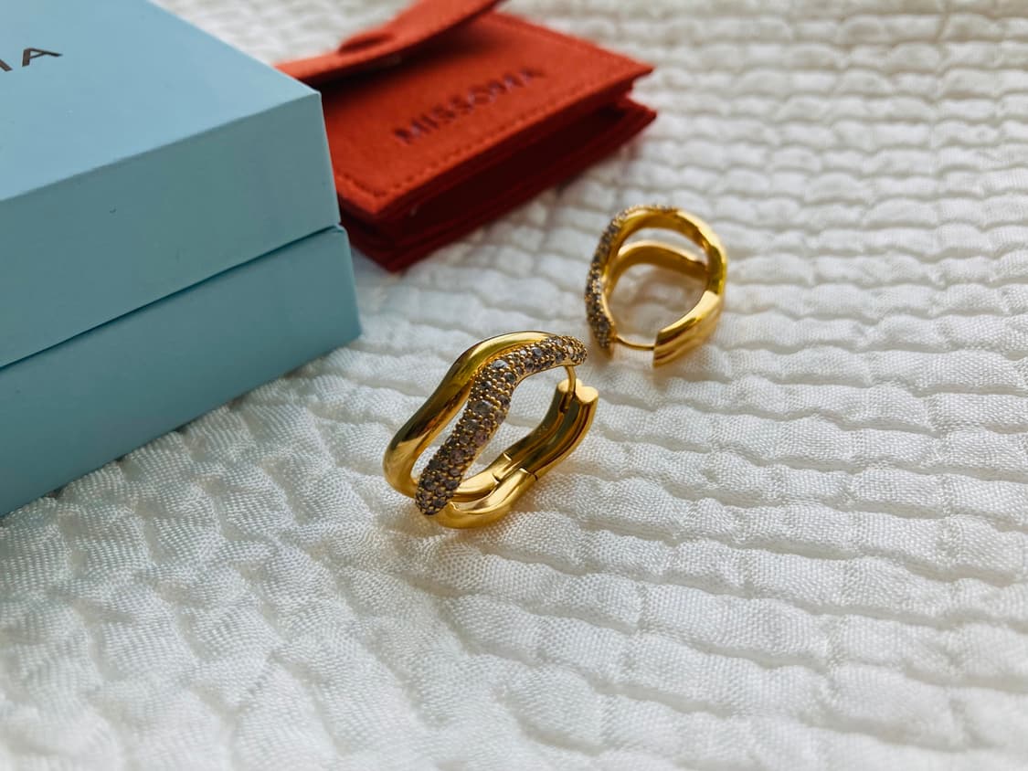 Missoma 미쏘마 몰튼 스노우 더블 미디엄 후프 귀걸이 상품이미지4