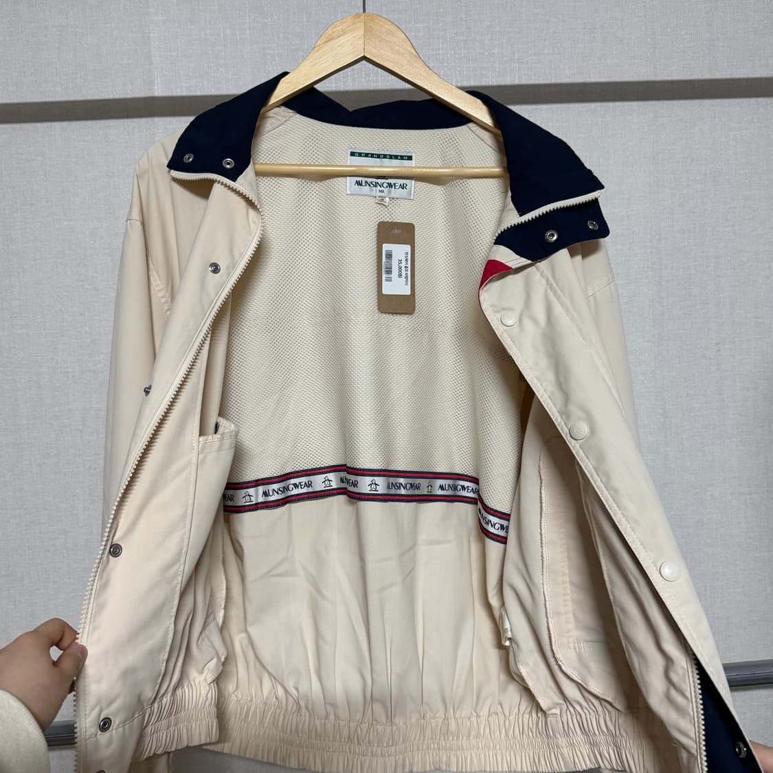 먼싱웨어 아이보리 배색 바람막이 100 상품이미지9